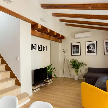 Ca3 - Duplex De Dos En El Centro Histórico Con Garaje *